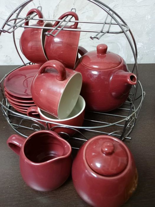 Продам чайный набор  на подставке