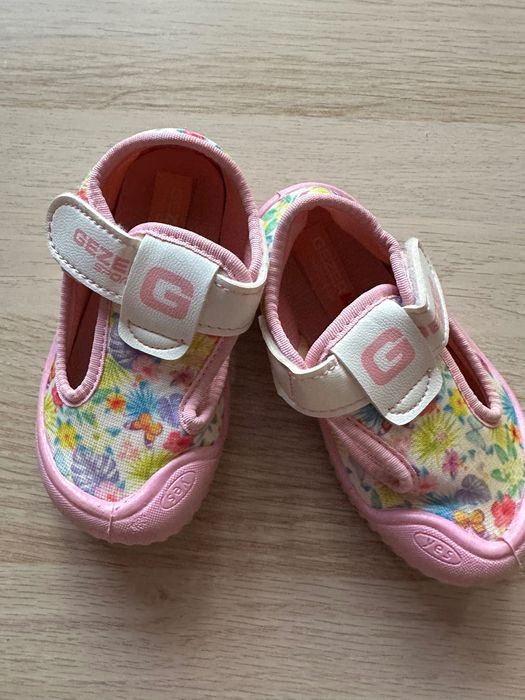 Детски пантофи за момиче
