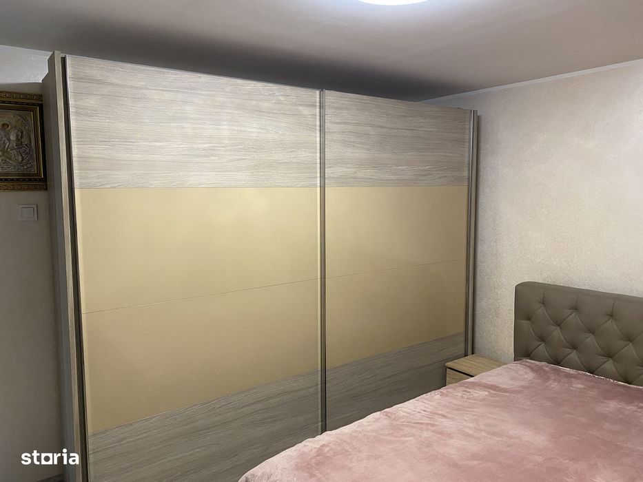 Apartament 4 camere de vanzare