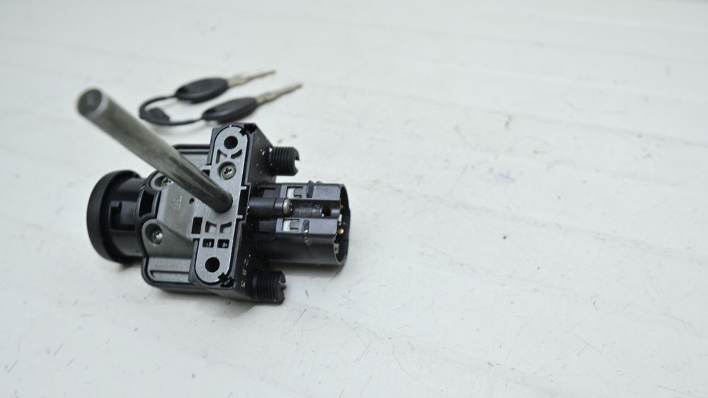 Aprilia Sportcity 125 - 150 / Atlantic / Peugeot Buxy  Contact Cu Chei