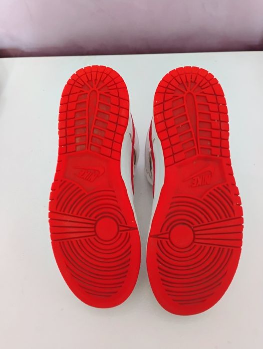 Vând adidași Adidas