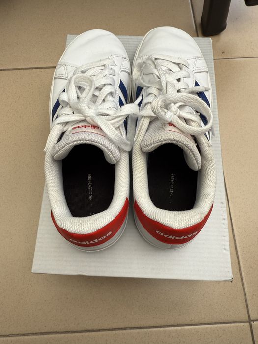 Продавам маратонки Адидас номер 35 1/2