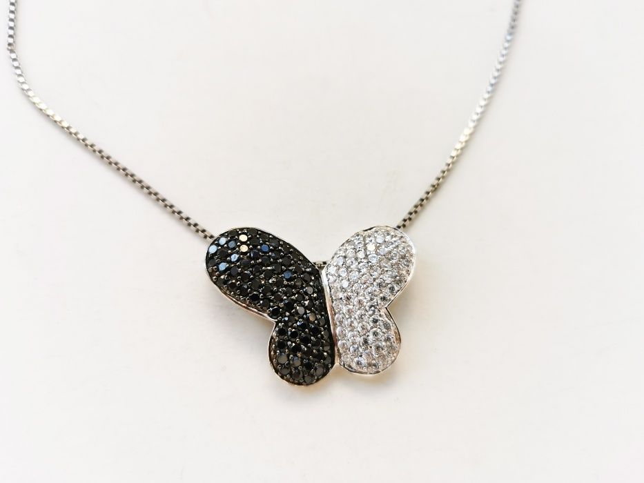 Lantisor argint cu pandantiv de argint in forma de fluture