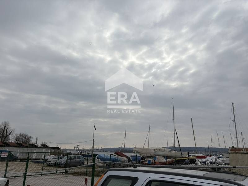 Дава се под наем Склад в Варна, Западна промишлена зона - 4000 кв.м за 3060 € - Снимка #11
