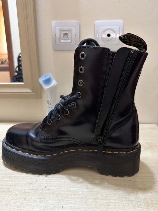 Doc. Martens боти