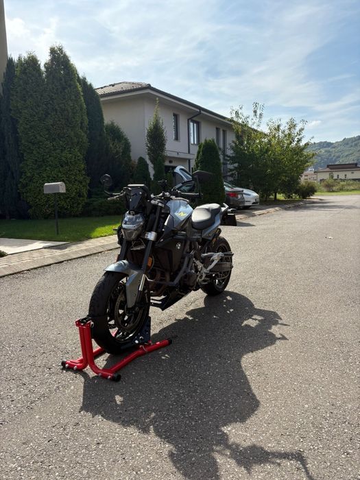 Motocicleta BMW F900R