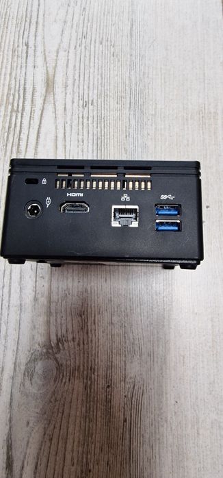 Mini pc Gigabyte Bace300