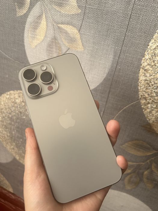 Продам срочно айфон 15 про макс