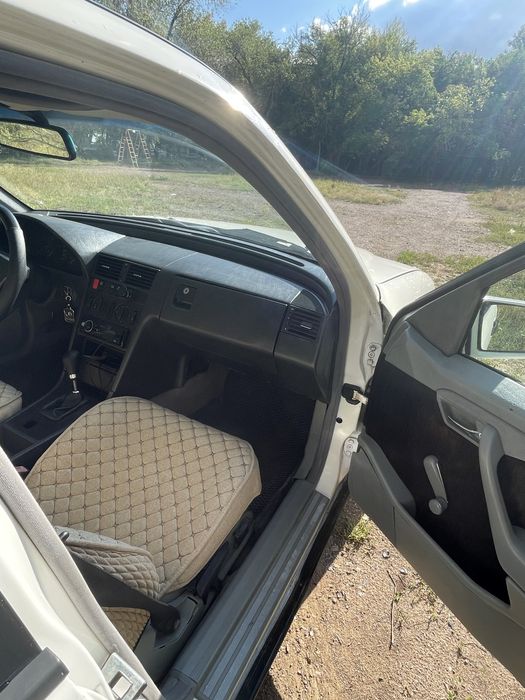 Продам Mersedes C180 w202