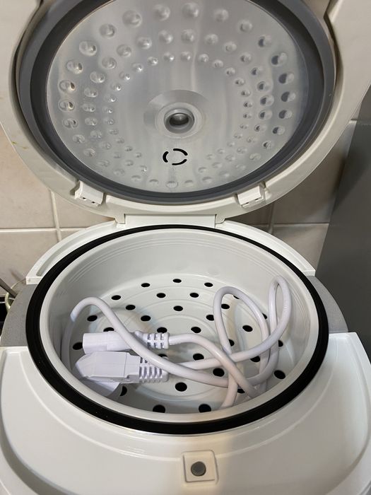 Продам мультиварку новую