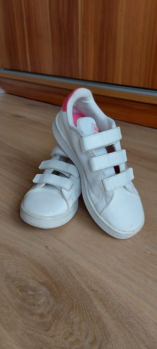 Adidași fete marimea 32