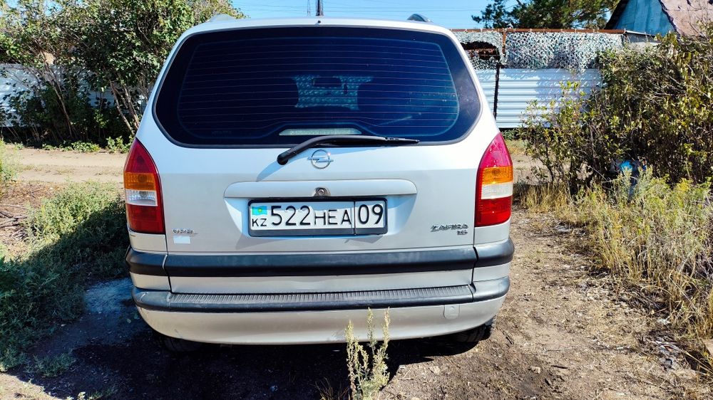 Продам Opel Zafira 1,6 2002 года