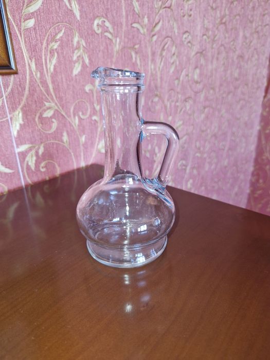 Графин из стекла