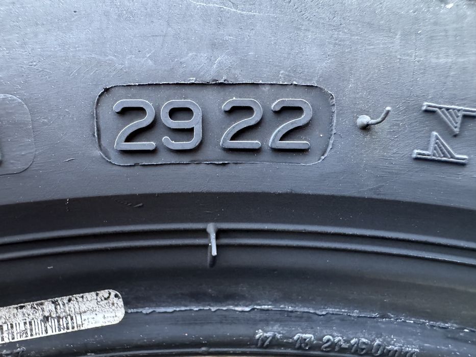 Автомобилни гуми 225 45 17 Bridgestone