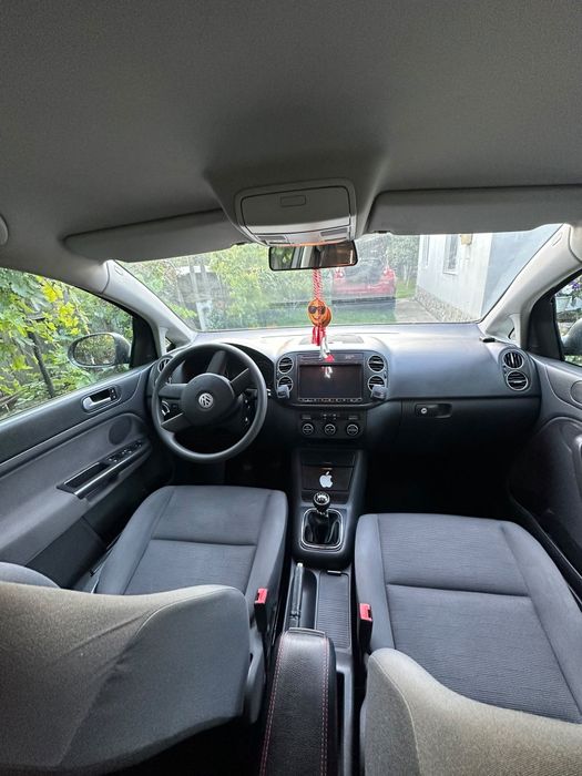 Vînd Golf 5 Plue