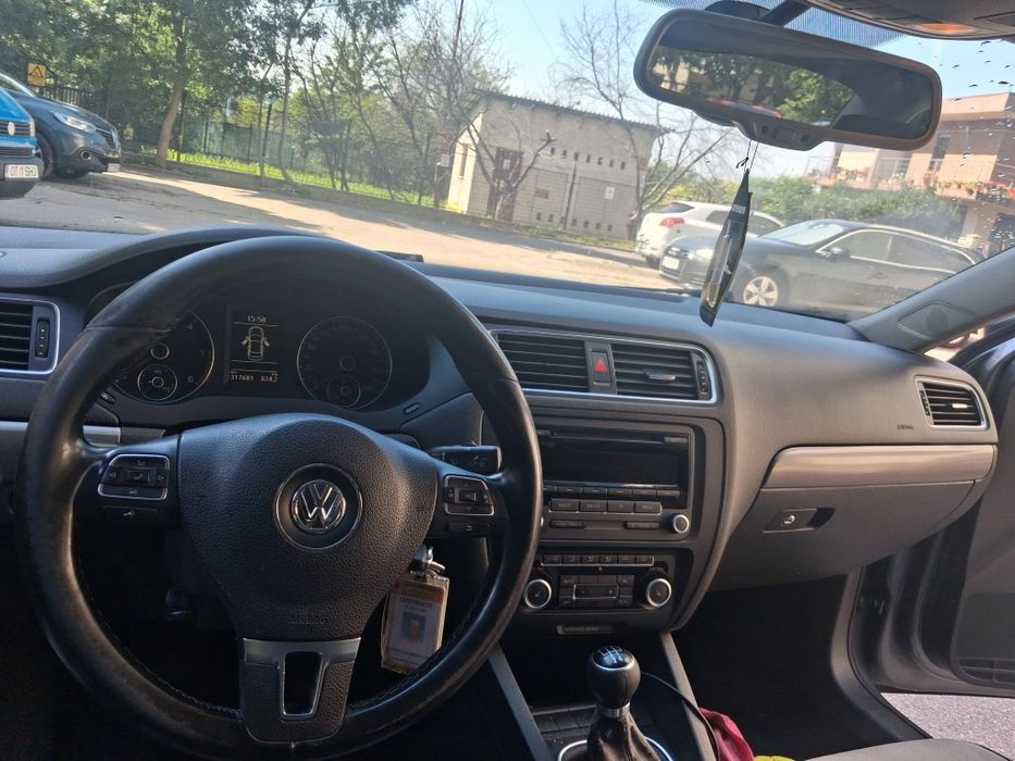 VOLKSWAGEN Jetta 2012 — imagine 5