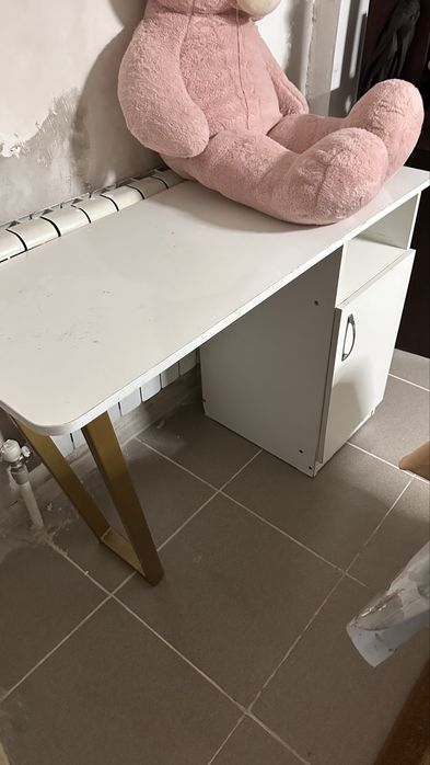 Стол для учебы с ящиками