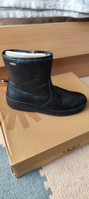 Продам кожаные сапоги