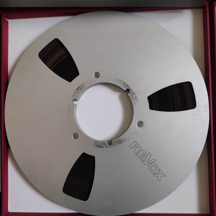 Катушка с лентой