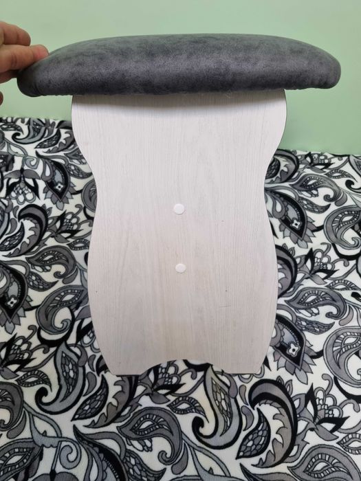 Продам 2 табуретки, новые