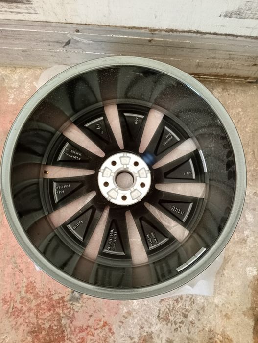 1 janta R21 Skoda Enyaq IV  5LA 601 025 L