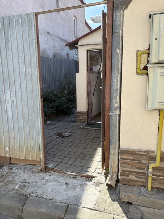 Oportunitate de investitie str Salciilor 2 apartamente cu curte la pret de garsoniera