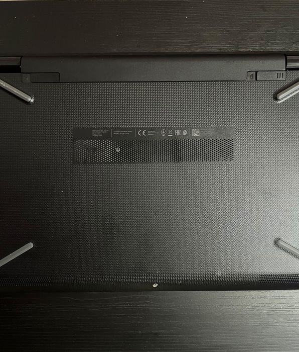 Laptop HP 15 – AMD A9, 4 GB RAM, Radeon R5