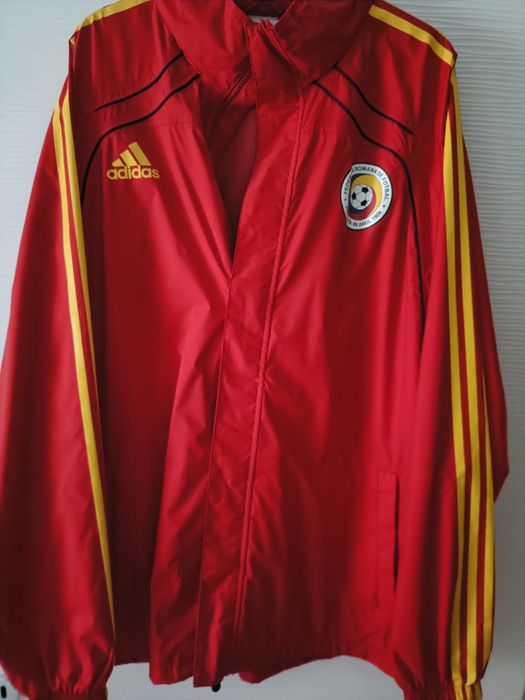 Vând Bluza de Națională nouă.