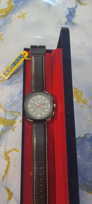 кварцевые наручные часы Ledfort