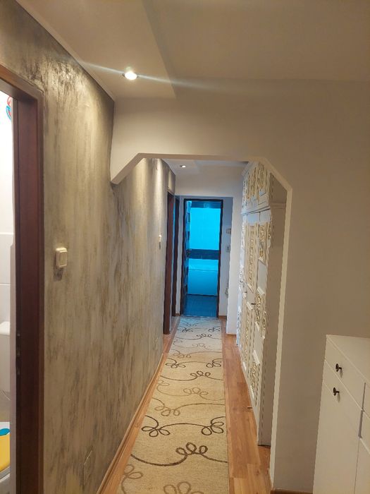 Apartament cu 3 camere de vânzare în zona Tolstoi Alba Iulia