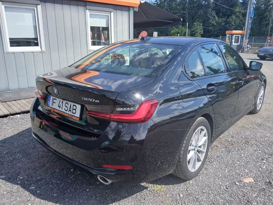 BMW Seria 3 2022 — imagine 3