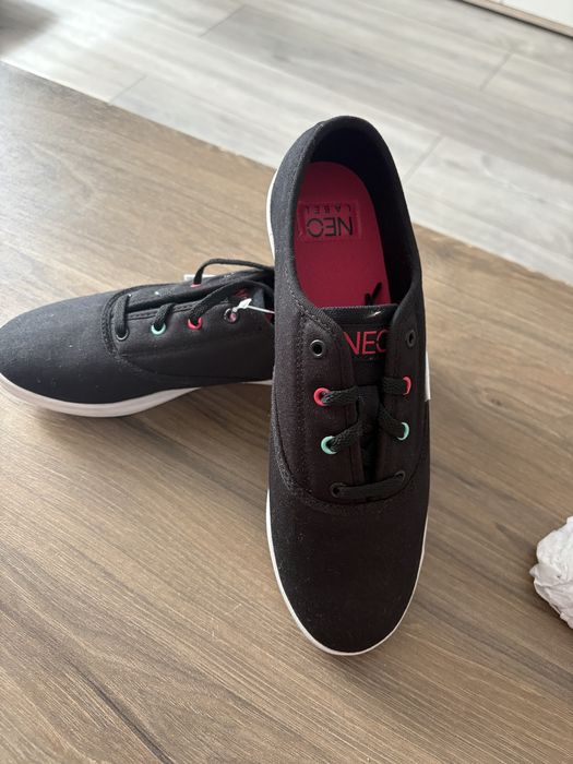 Tenesi Adidas neo ( Dama )