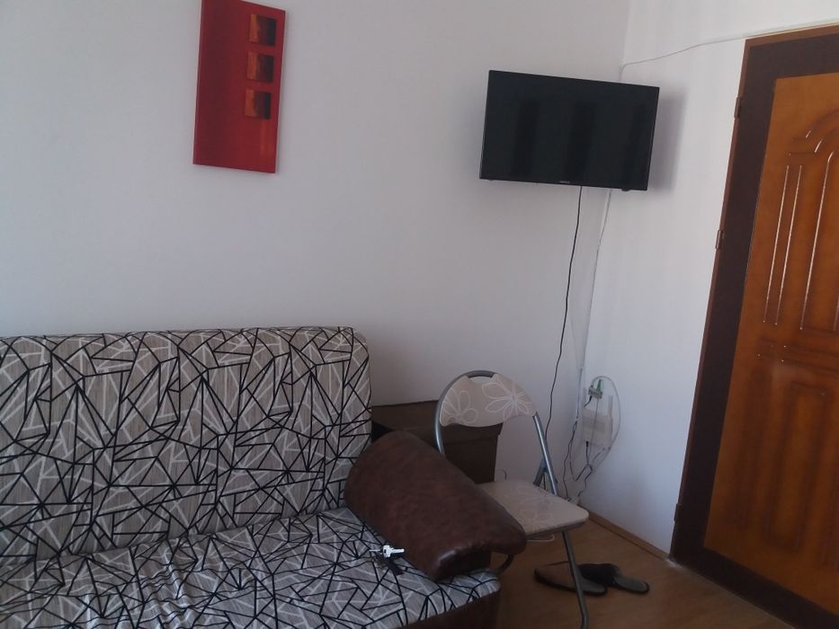 Închiriez garsonieră