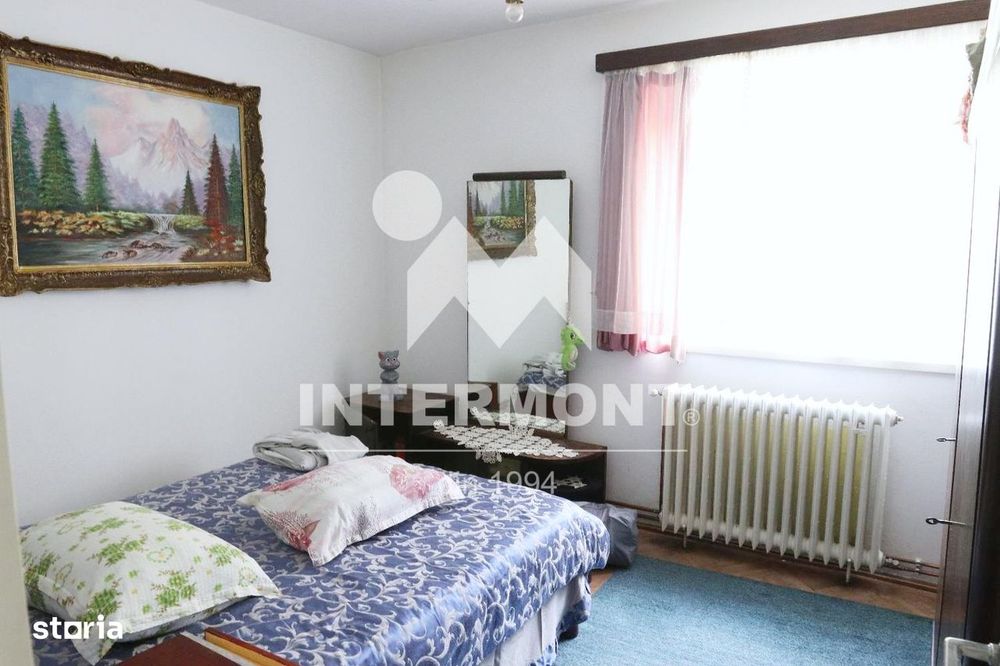 Apartament de vânzare Sinaia – 3 camere decomandate |76 mp | Parter