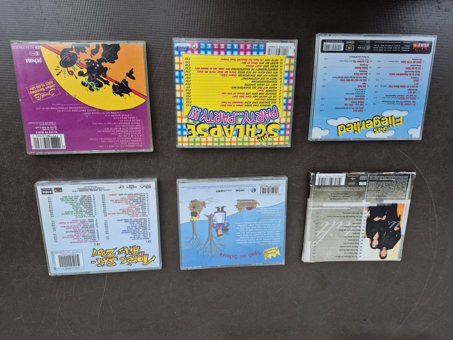 Vând Lot 30 CD cu muzica usoara mixta straina la chitara artisti internationalii

- Tot lotul de 50 CD cu muzică usoara mixta straina 250 lei (aproxim