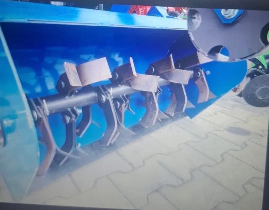 Tocator cu prinderea frontală pentru motocultor si tractoras