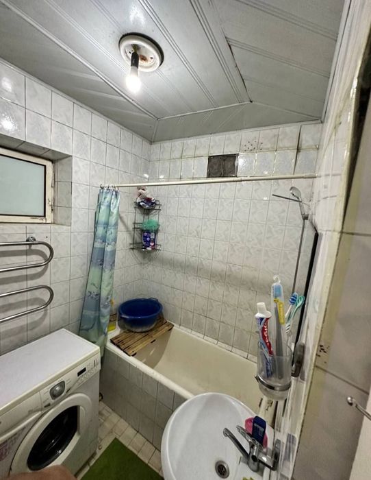 Tinchlik metro oldida 1 ta bolaga sheriklikka kvartira bor