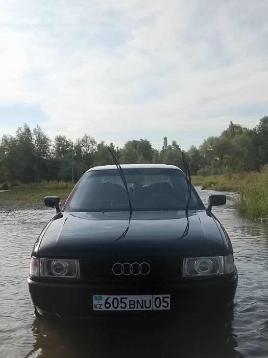 Продам машину Ауди 80 б3