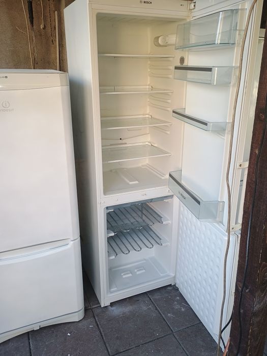 Frigider tip combină frigorifică Indesit