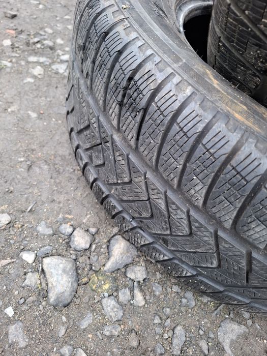 Vand 2 anvelope 265 65 17 pireli de iarna bune dot 2018