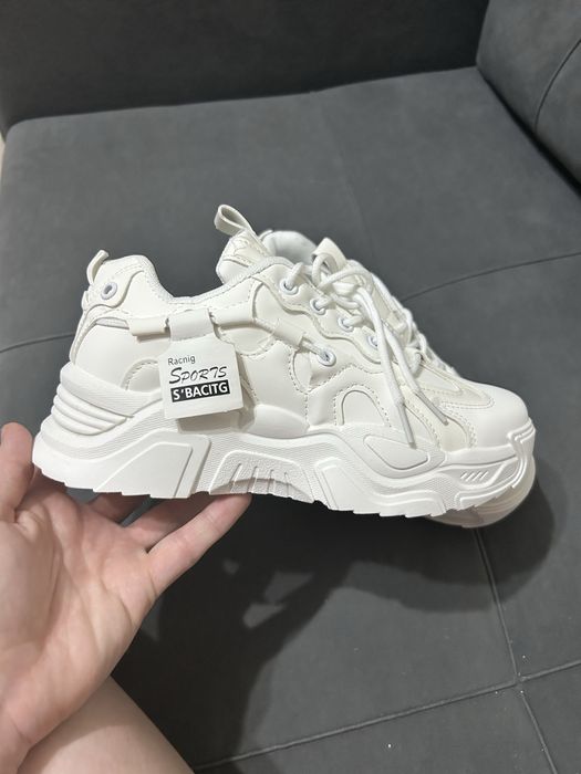 Продам Кроссовки