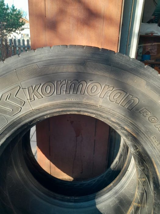 Продам резину 235/75
