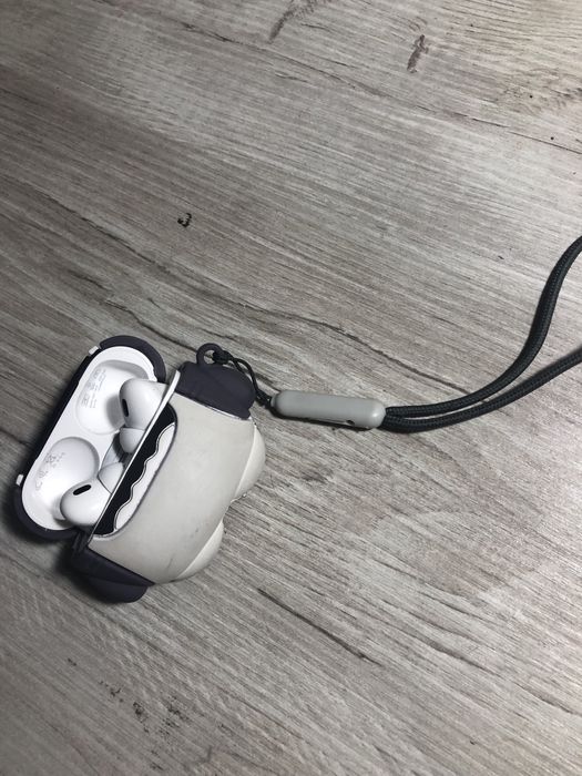 AirPods pro 2 продаю срочно
