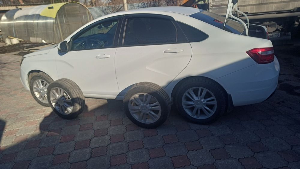 Лада Веста 2018года