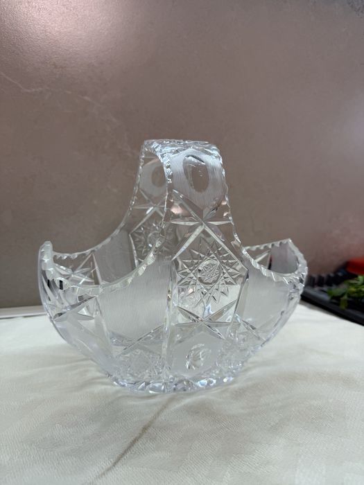 Винтажна богемская чешская корзина из хрусталя ручной огранки