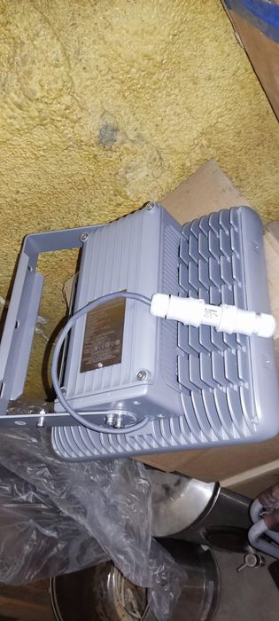 Продам LED прожектор