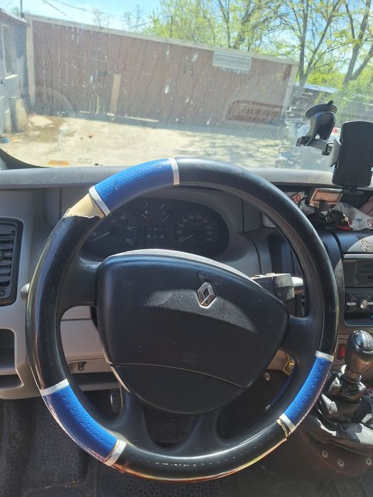 Vand sau schimb renault trafic