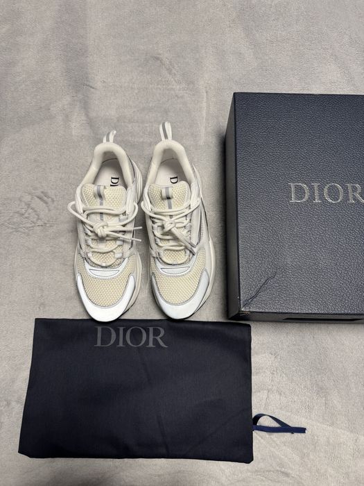 Dior B22 white 44
