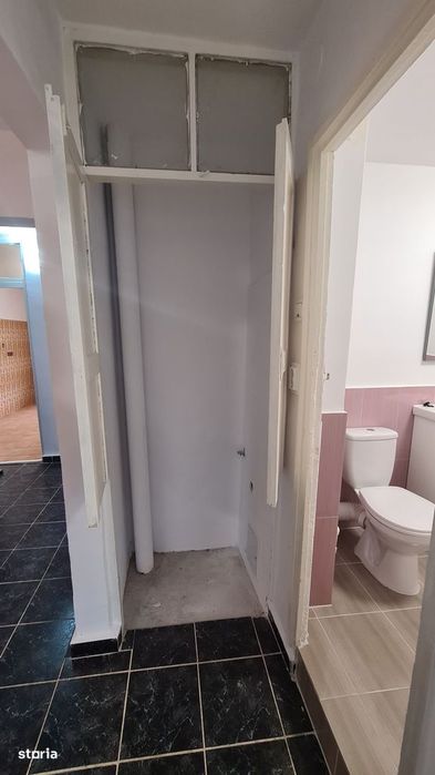 Apartament cu 3 camere de închiriat în Curtea de Argeș.