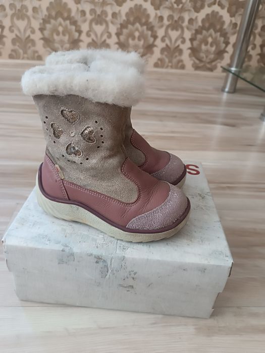 Зимние сапожки для девочки
